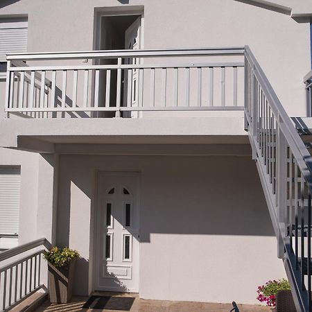 Apartments Diva Стон Екстериор снимка