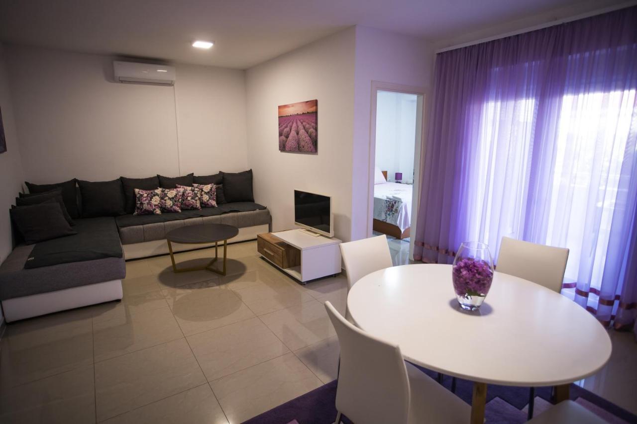 Apartments Diva Стон Екстериор снимка