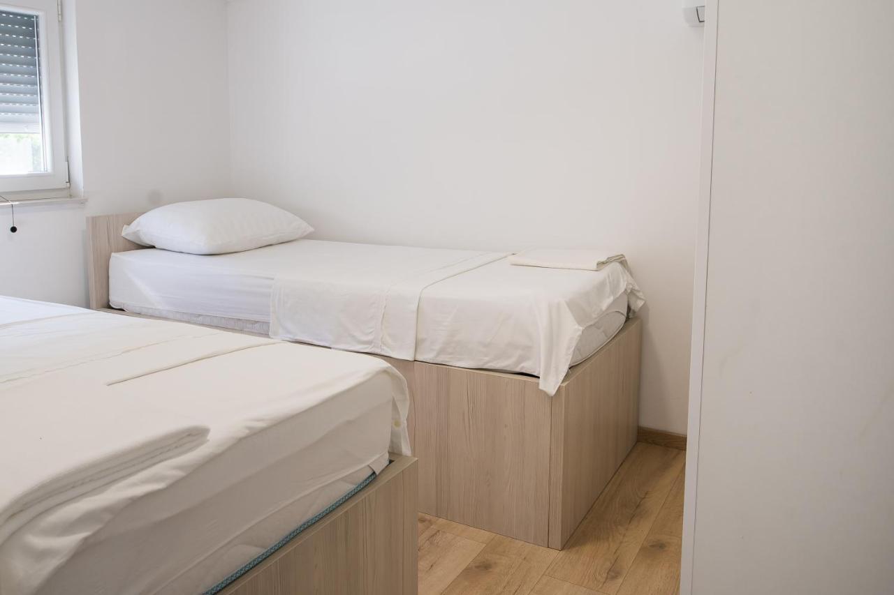 Apartments Diva Стон Екстериор снимка