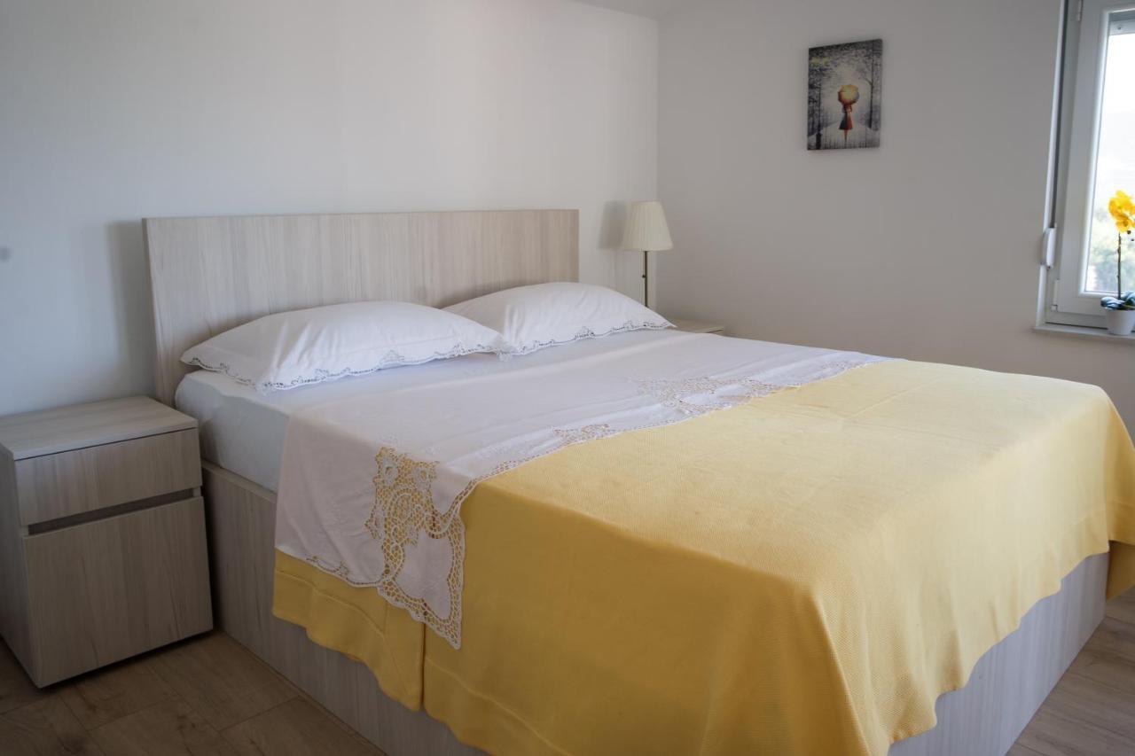 Apartments Diva Стон Екстериор снимка