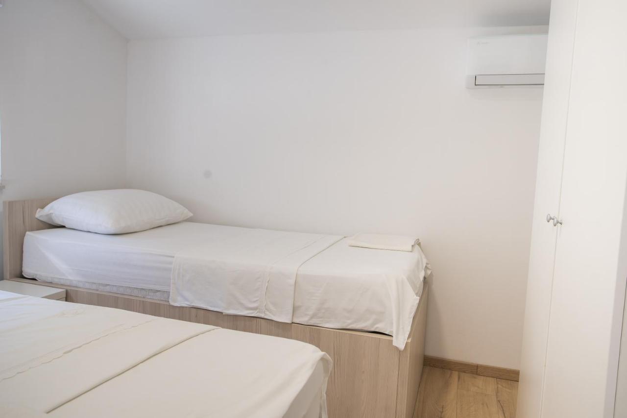 Apartments Diva Стон Екстериор снимка