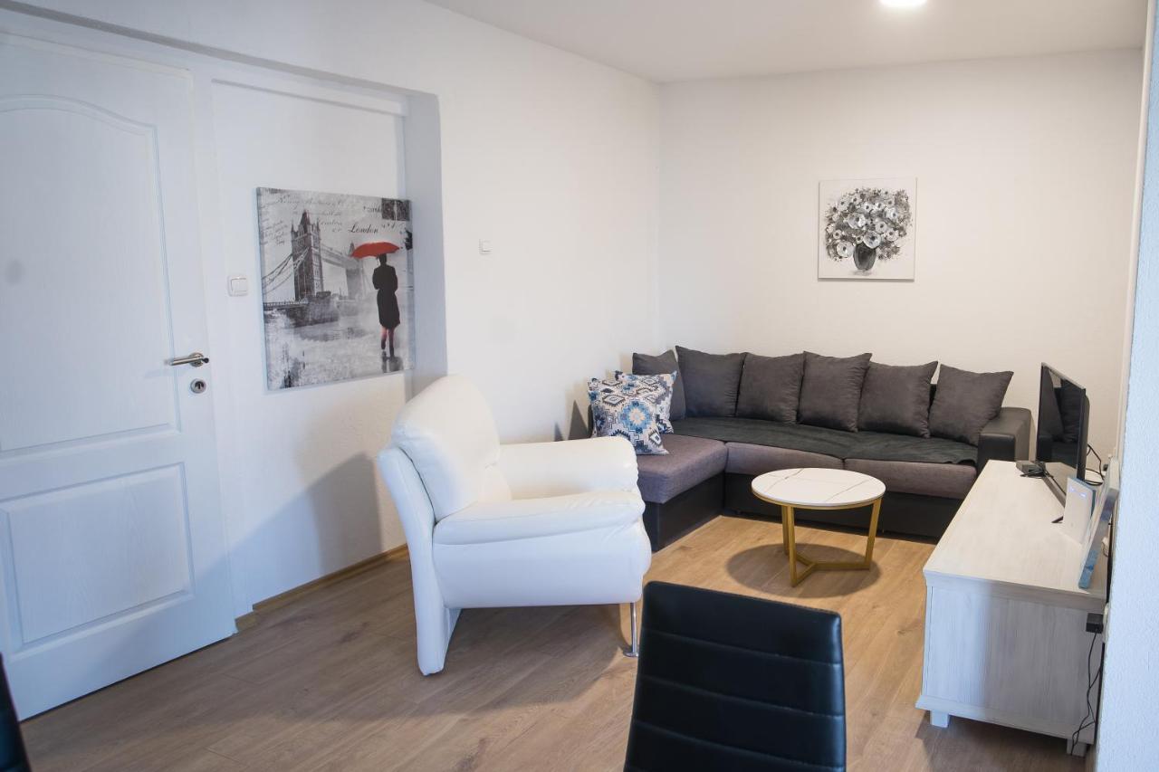 Apartments Diva Стон Екстериор снимка