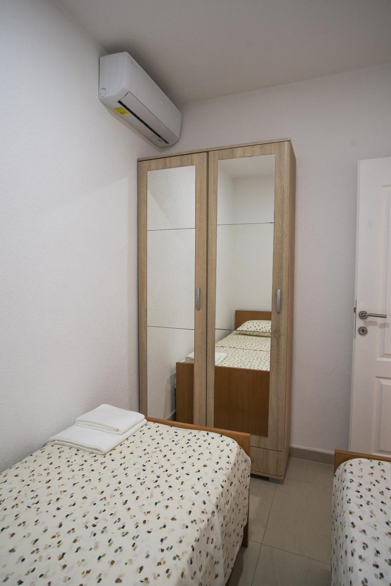 Apartments Diva Стон Екстериор снимка