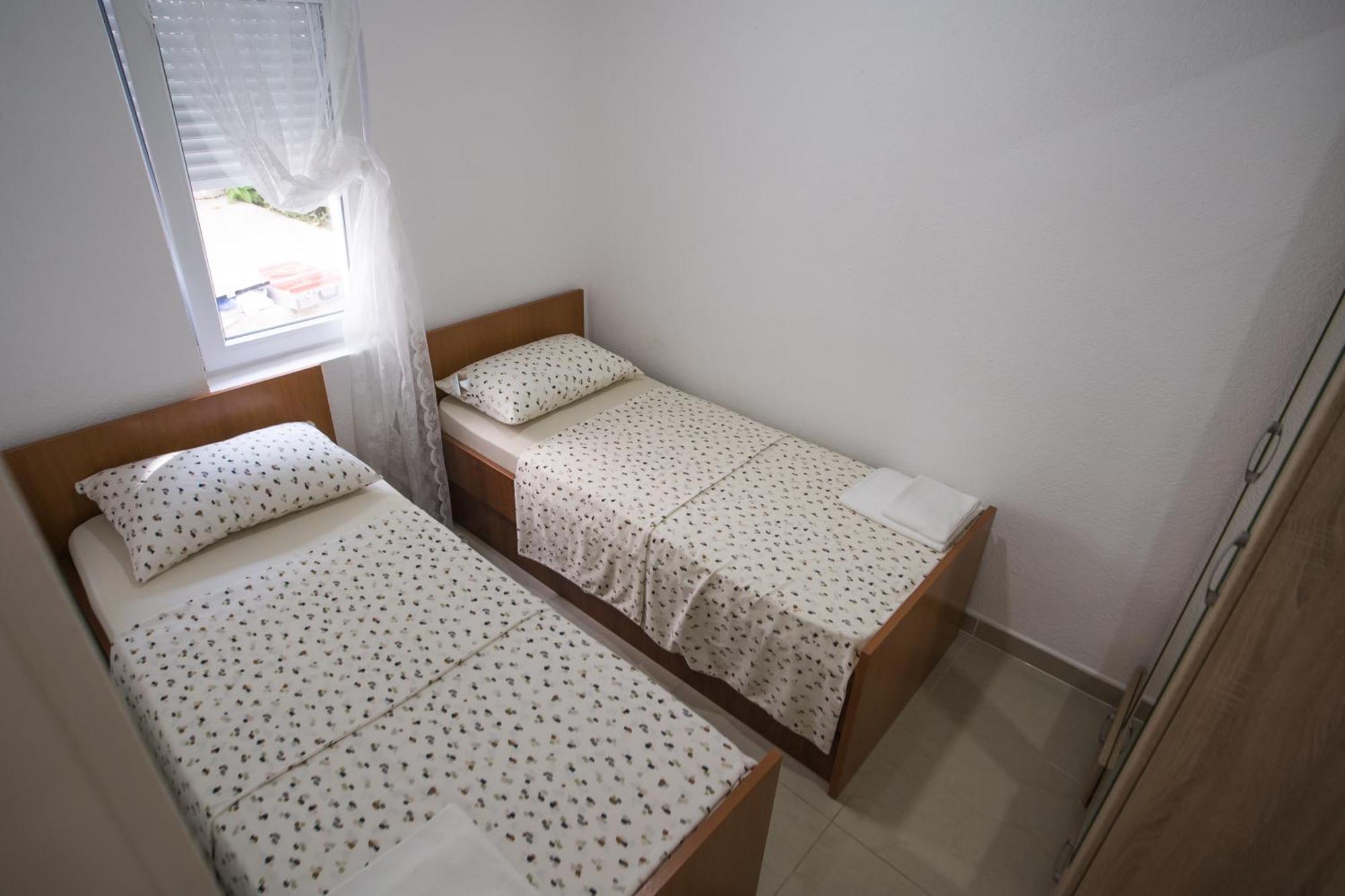 Apartments Diva Стон Екстериор снимка