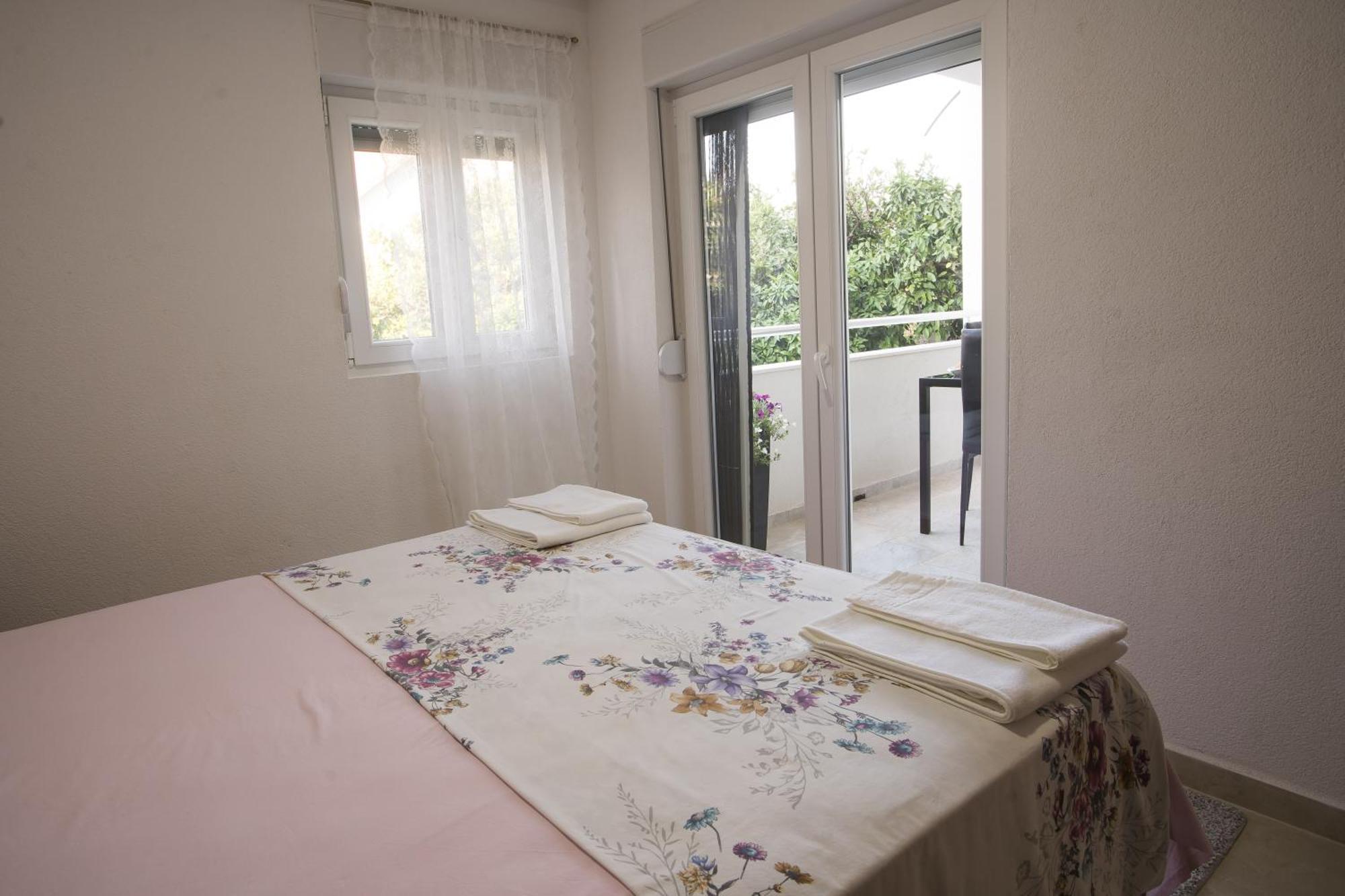 Apartments Diva Стон Екстериор снимка