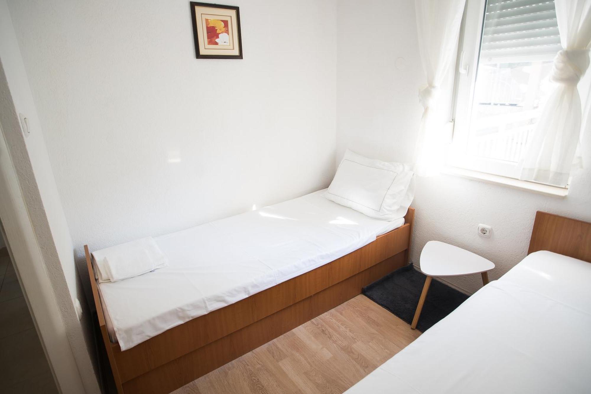Apartments Diva Стон Екстериор снимка